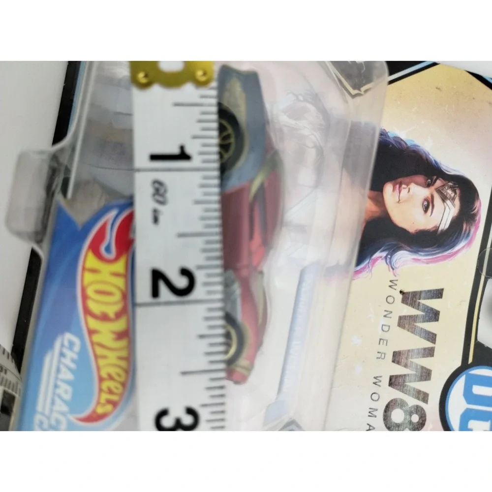 Hot Wheels Wonder Woman 1984 WW84 Character Car DC First‎ Appearance NIP